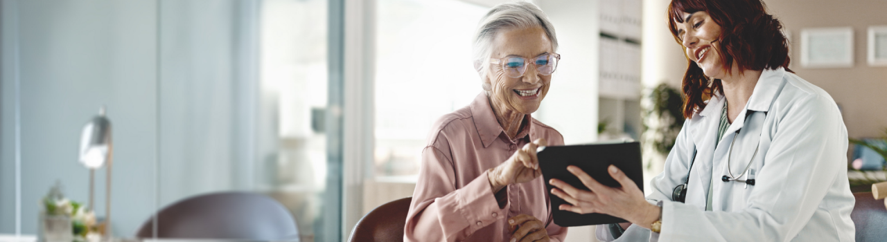 Patient and cardiologist discuss atrial fibrillation treatments, highlighting Boston Scientific PFA system.